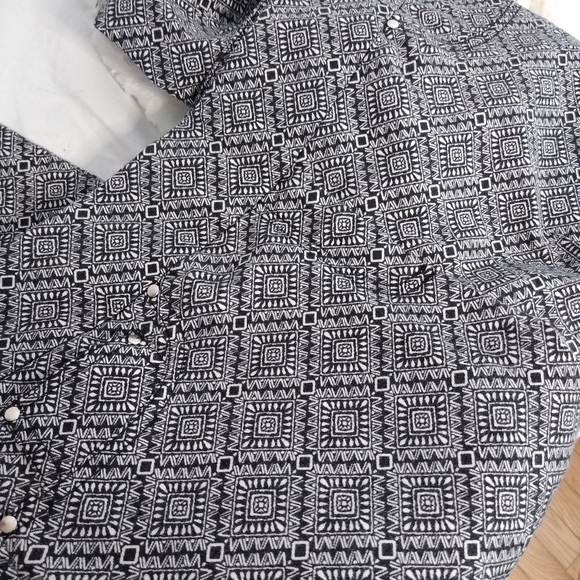 Ruby Rd. Stretch pull-on Capris - Picture 4 of 7